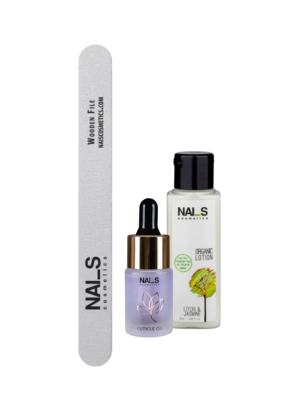 Rinkinį sudaro: rankų ir nagų priežiūros priemonės, kurios drėkina, maitina ir užtikrina tvarkingą išvaizdą.• Ekologiškas losjonas Litchi &amp; Jasmine — 50 ml• Mėlynių odelių aliejus — 15 ml• Medinė nagų dildė — 180/240 grit...